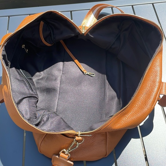 Divina Ferenze Leather Carryon Duffle Bag - Picture 10 of 12